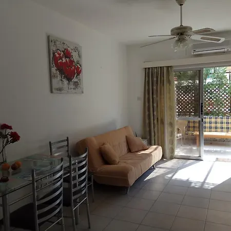 Flora Maro Apartment *